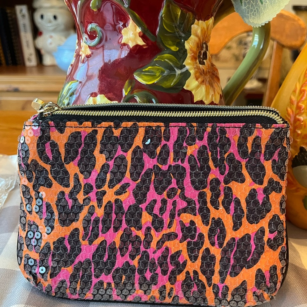 Betsey‎ Johnson Brazil Collection Sequin Cheetah print wristlet - Picture 8 of 8
